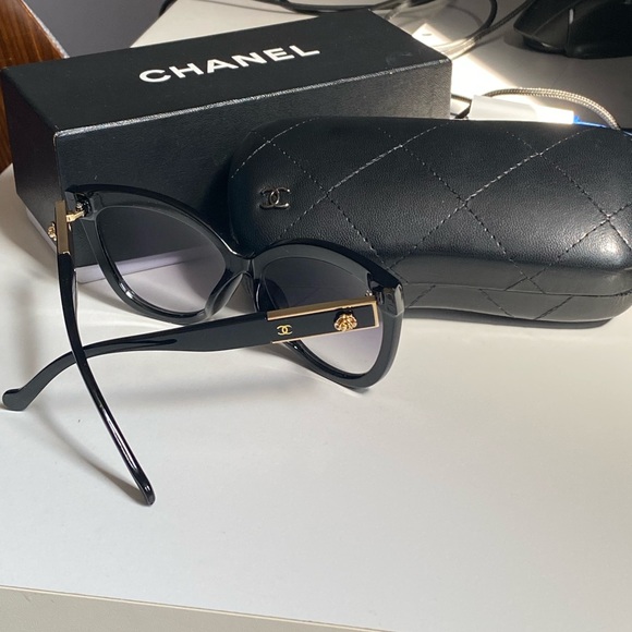 ‼️SOLD‼️Chanel sunglasses - Picture 1 of 9